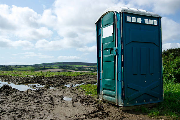 Best Deluxe Portable Toilet Rental  in Edcouch, TX